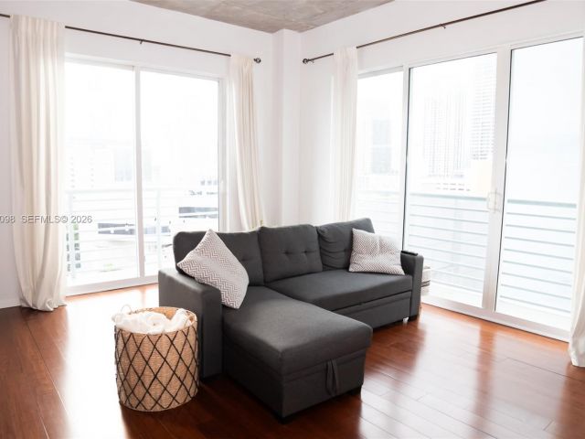 2-bedroom condo for rent in Miami - 234 NE 3 ST 1201 - MondialRealty