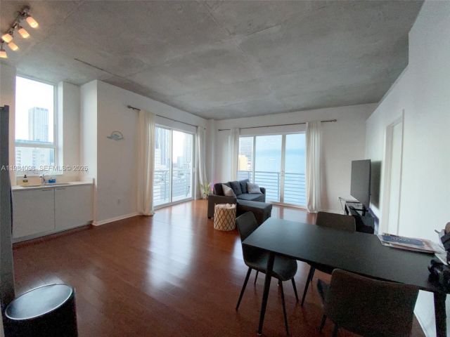 2-bedroom condo for rent in Miami - 234 NE 3 ST 1201 - MondialRealty