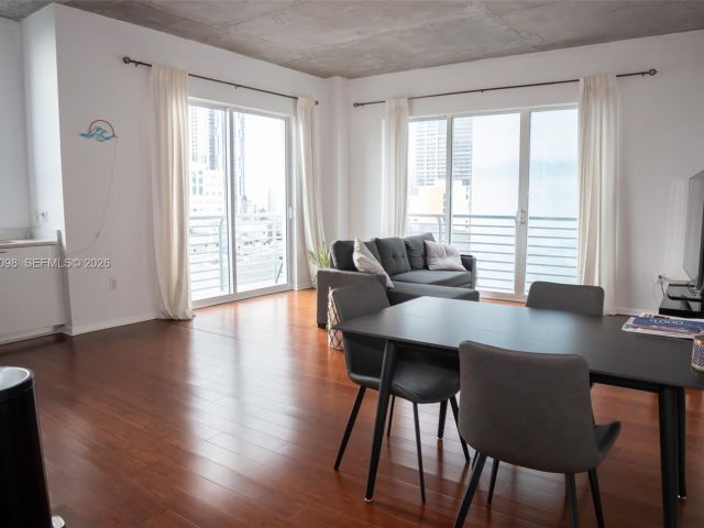 2-bedroom condo for rent in Miami - 234 NE 3 ST 1201 - MondialRealty