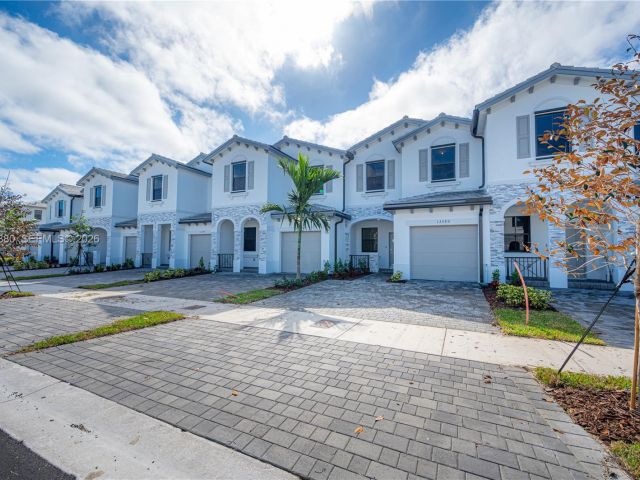3-bedroom home for rent in Homestead - 13380 SW 287th Ter . - MondialRealty