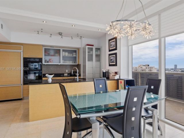 Apartment for rent  Unit # - photo 7499093