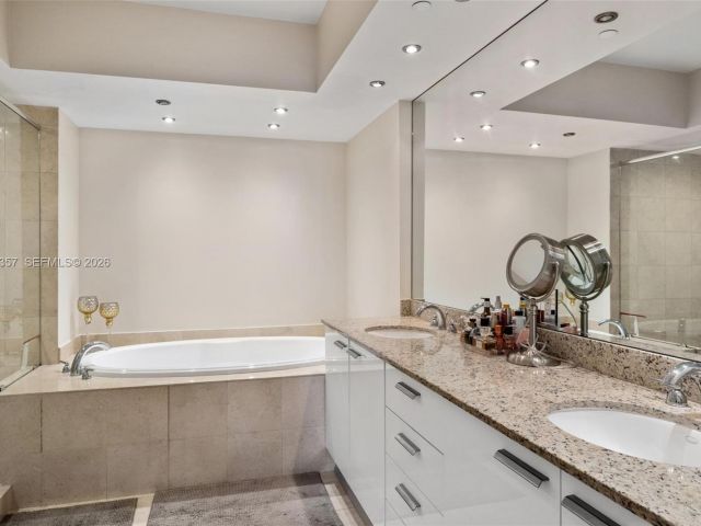 Apartment for rent  Unit # - photo 7499096