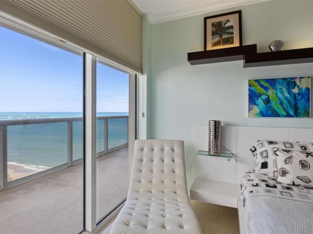 Apartment for rent  Unit # - photo 7499100