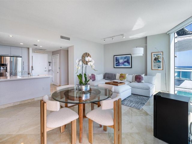 Apartment for sale  Unit #1507 - photo 7530946