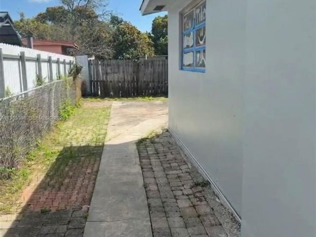 2-bedroom home for rent in Miami - 1637 NW 31st Ave . - MondialRealty