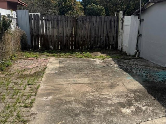 2-bedroom home for rent in Miami - 1637 NW 31st Ave . - MondialRealty