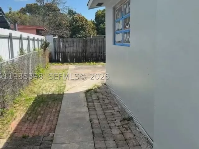 2-bedroom home for rent in Miami - 1637 NW 31st Ave . - MondialRealty