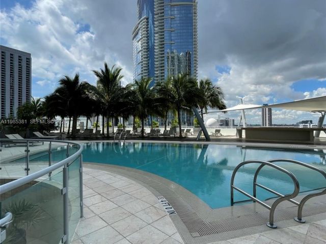 Apartment for rent  Unit #4304 - photo 7467282