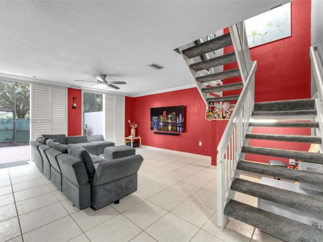 3-bedroom home for sale in Doral - 5208 NW 103rd Ave - MondialRealty