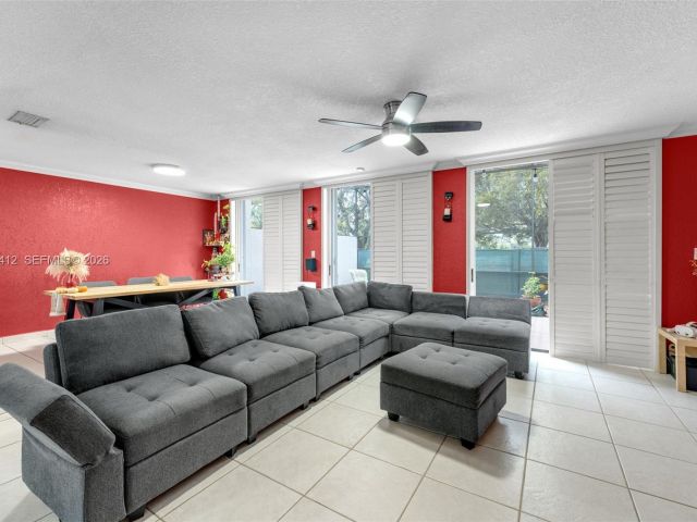 3-bedroom home for sale in Doral - 5208 NW 103rd Ave - MondialRealty