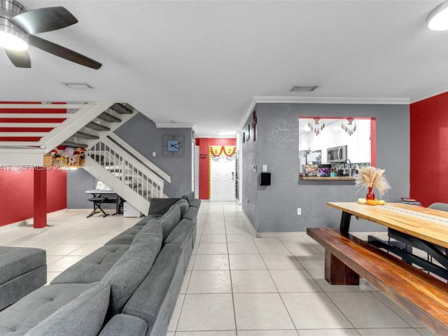 3-bedroom home for sale in Doral - 5208 NW 103rd Ave - MondialRealty