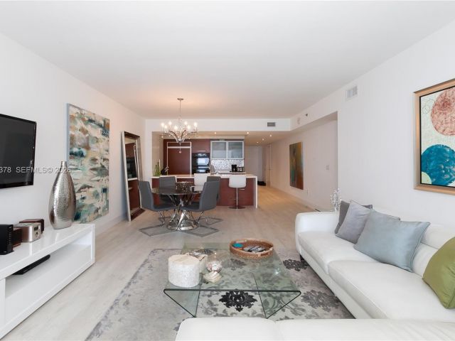 Apartment for rent  Unit #3711 - photo 7499109