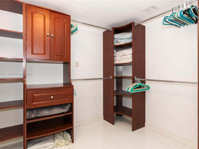 Apartment for rent  Unit #3711 - photo 7499113