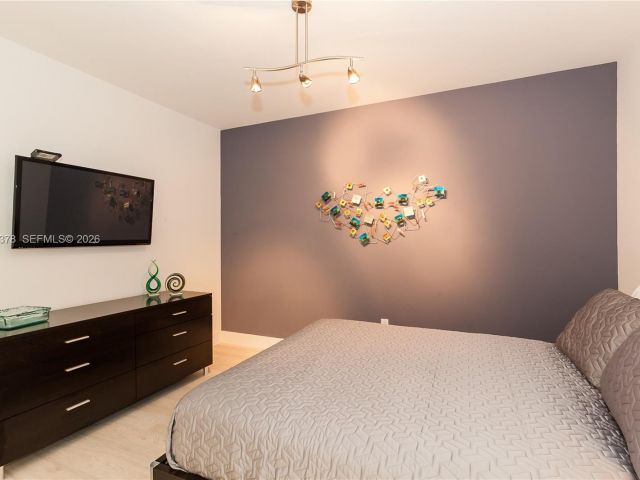 Apartment for rent  Unit #3711 - photo 7499117