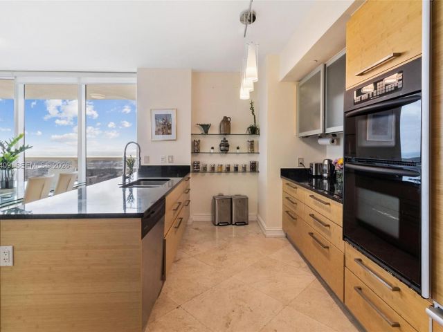 Apartment for rent  Unit #4706 - photo 7499151