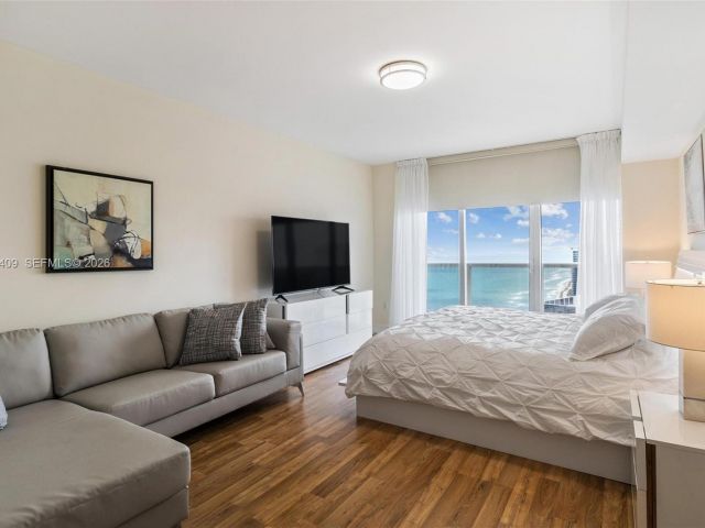 Apartment for rent  Unit #4706 - photo 7499152