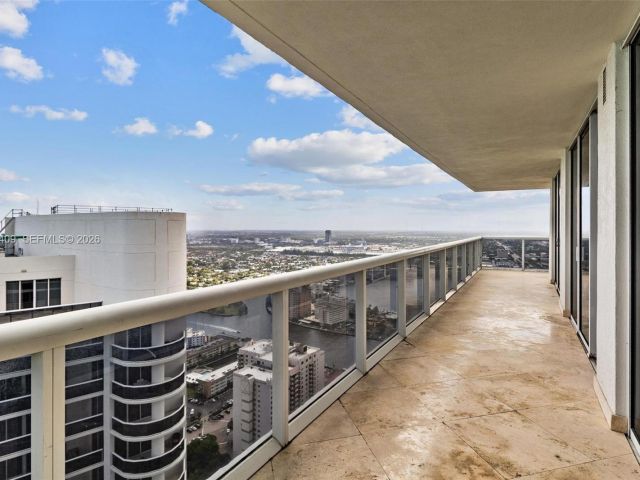 Apartment for rent  Unit #4706 - photo 7499164