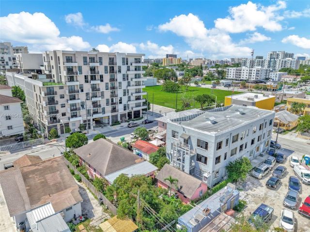 Home for sale at 119 SW 7th Ave - photo 7466005