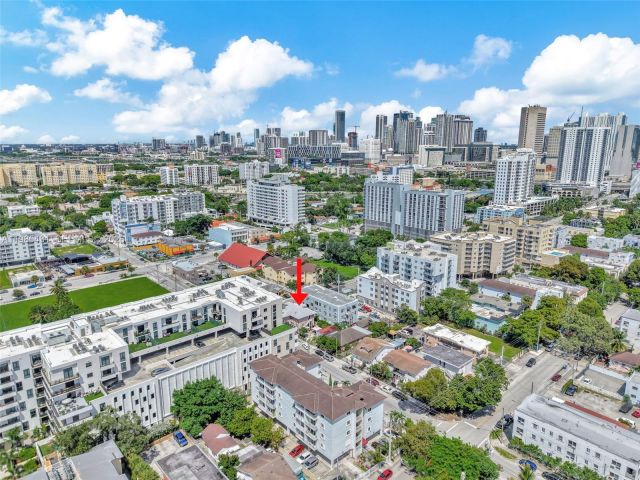 Home for sale at 119 SW 7th Ave - photo 7466009