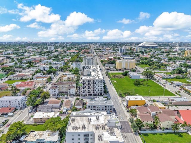 Home for sale at 119 SW 7th Ave - photo 7466012