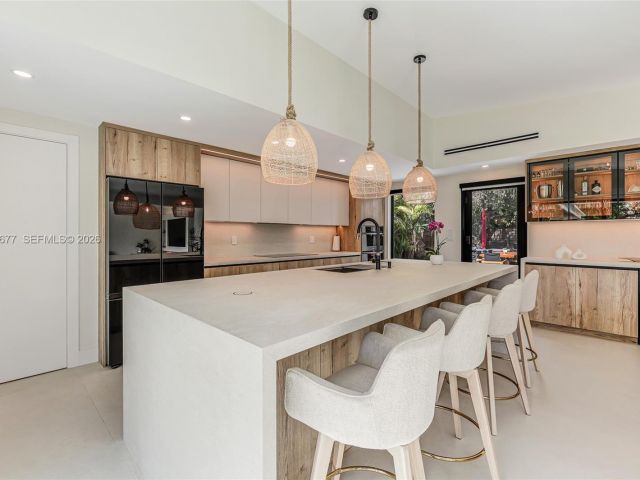 Home for sale at 905 Fairway Drive - photo 7509460