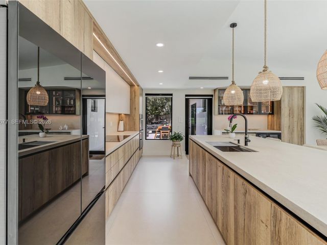 Home for sale at 905 Fairway Drive - photo 7509462