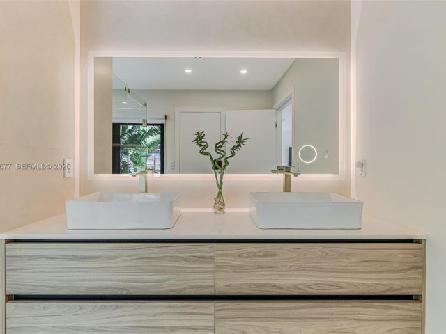 Home for sale at 905 Fairway Drive - photo 7509475