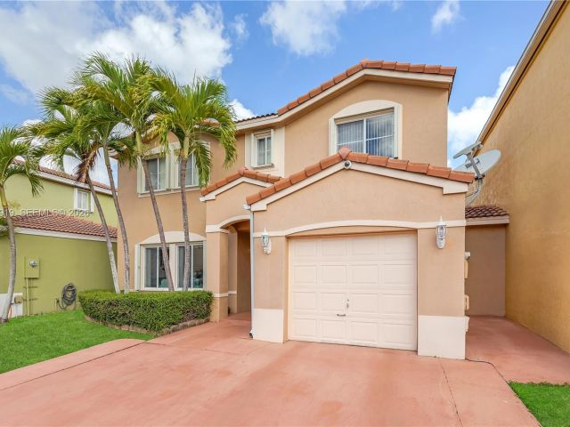 Home for sale at 16323 SW 97th St - photo 7465438