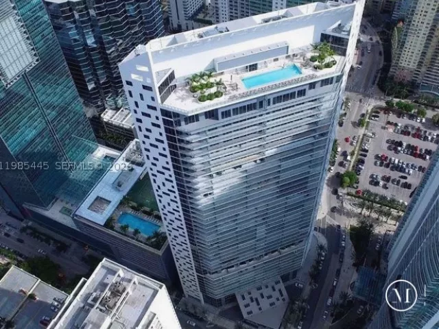 2-bedroom condo for sale in Miami - 1300 Brickell Bay Dr 1903 - MondialRealty