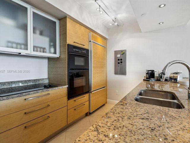 Apartment for rent  Unit #2703 - photo 7499129