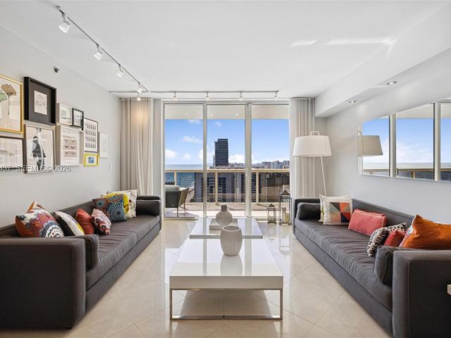 Apartment for rent  Unit #2703 - photo 7499134