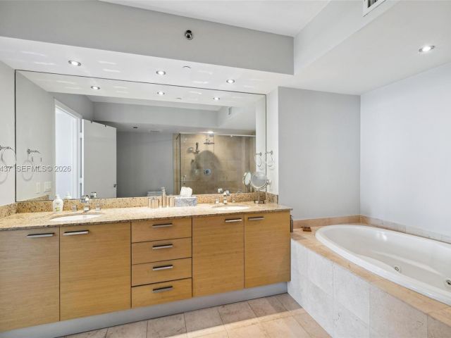 Apartment for rent  Unit #2703 - photo 7499143