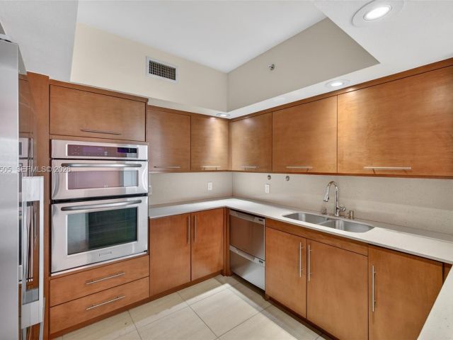 Apartment for rent  Unit #1205 - photo 7501237