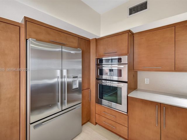 Apartment for rent  Unit #1205 - photo 7501240