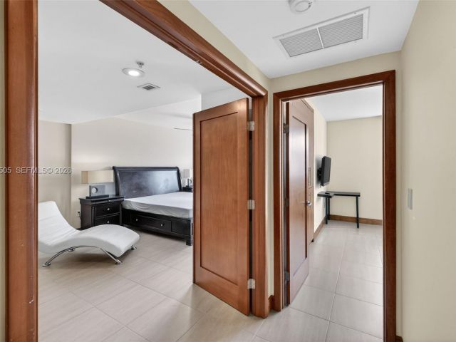 Apartment for rent  Unit #1205 - photo 7501242