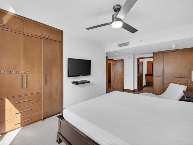 Apartment for rent  Unit #1205 - photo 7501244