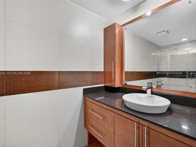 Apartment for rent  Unit #1205 - photo 7501249