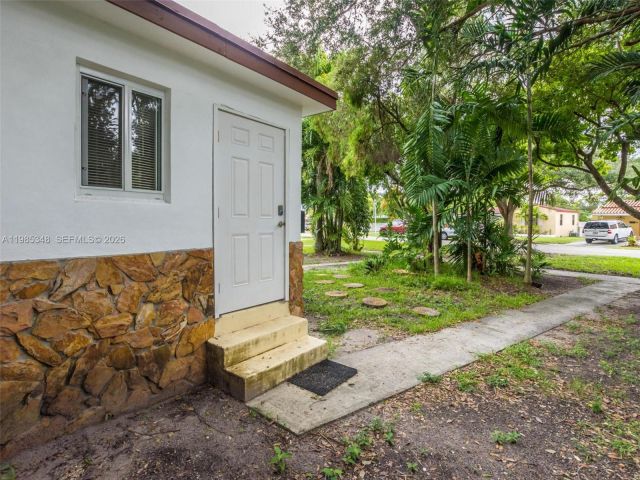 Home for rent at 6300 NW 41st St - photo 7487367