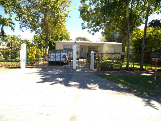 Home for sale at 1142 NW 2nd Ave - photo 7481715