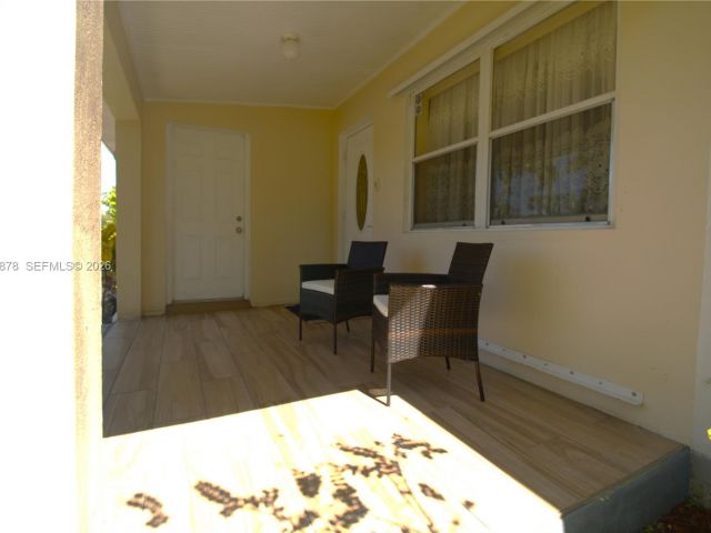 Home for sale at 1142 NW 2nd Ave - photo 7481717