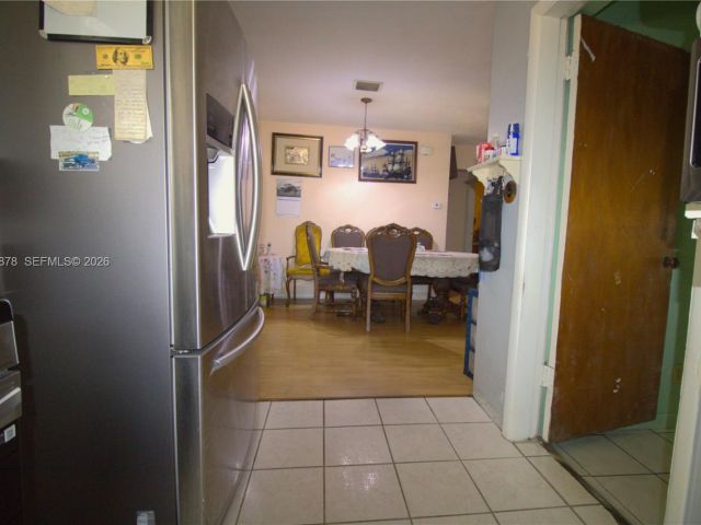 Home for sale at 1142 NW 2nd Ave - photo 7481719