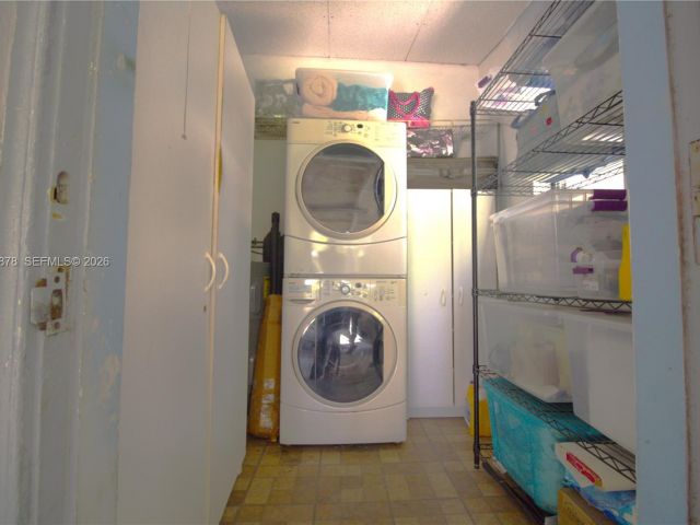 Home for sale at 1142 NW 2nd Ave - photo 7481723