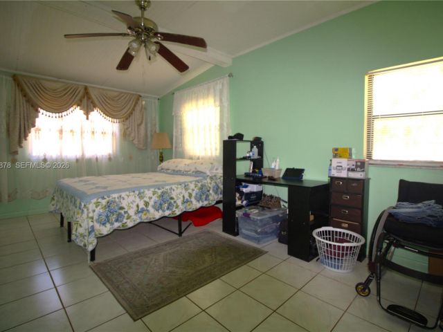 Home for sale at 1142 NW 2nd Ave - photo 7481729