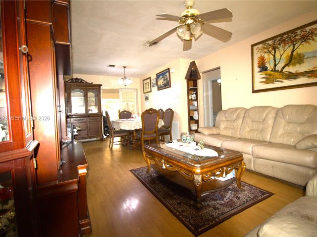 Home for sale at 1142 NW 2nd Ave - photo 7481730
