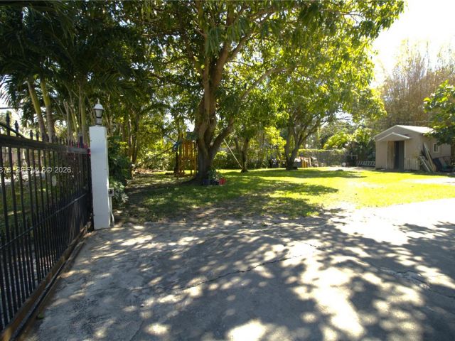 Home for sale at 1142 NW 2nd Ave - photo 7481732