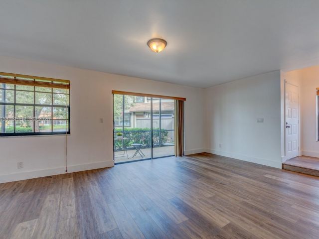 Home for rent at 1960 Bayberry Dr 1960 - photo 7454096