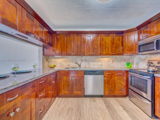 Home for rent at 1960 Bayberry Dr 1960 - photo 7454099