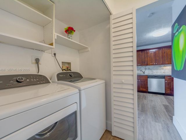 Home for rent at 1960 Bayberry Dr 1960 - photo 7454109