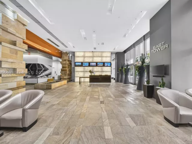 3-bedroom condo for sale in Miami - 500 Brickell Ave 3901 - MondialRealty