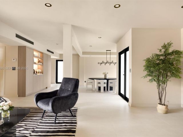 Home for sale at 2805 SW 4th Ave - photo 7525322